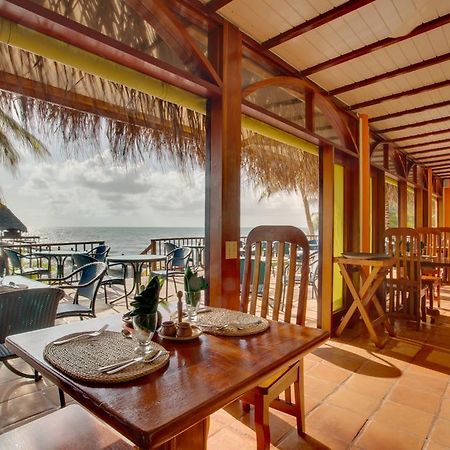 Robert's Grove Beach Resort Placencia Restaurant foto