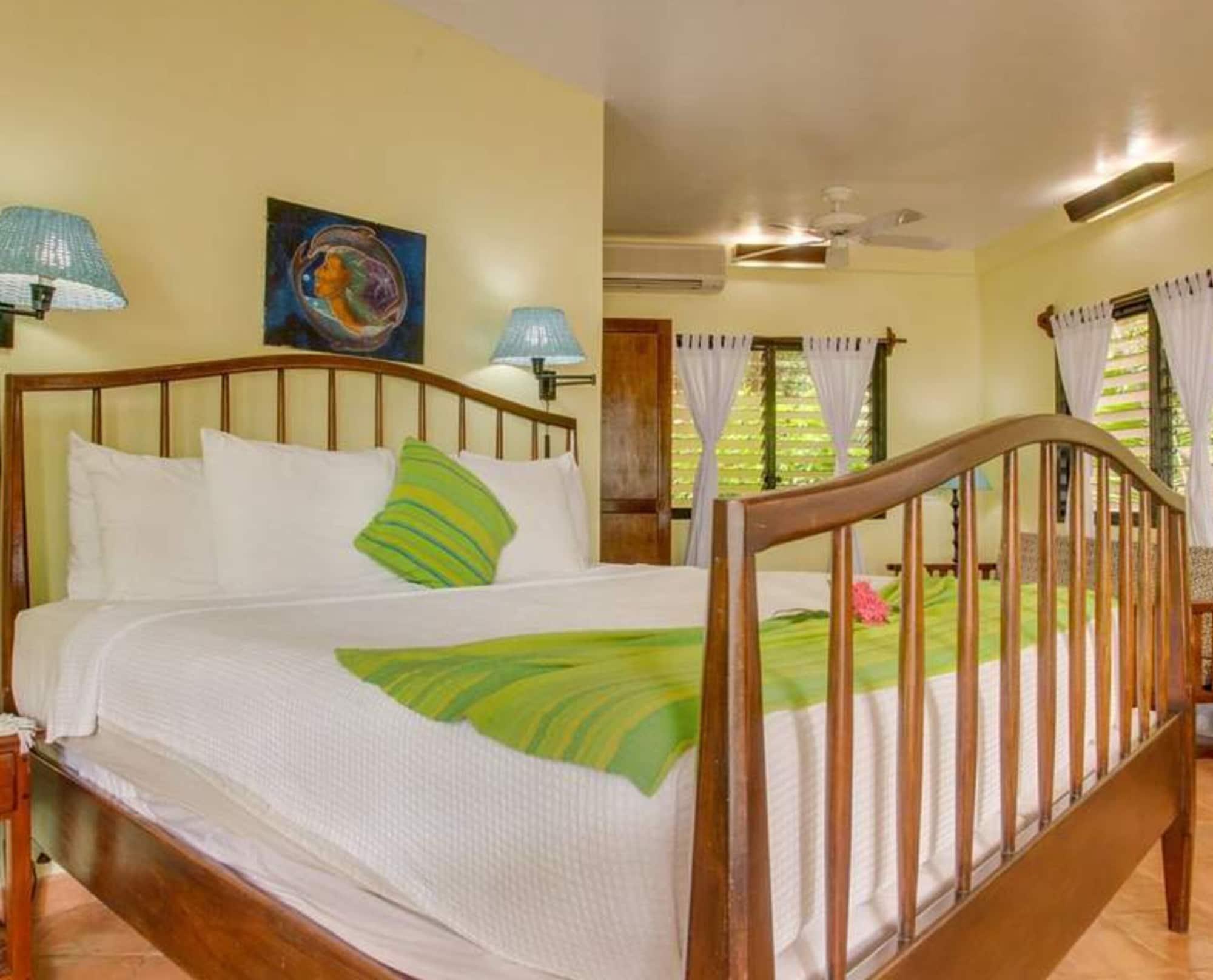 Robert's Grove Beach Resort Placencia Exterior foto