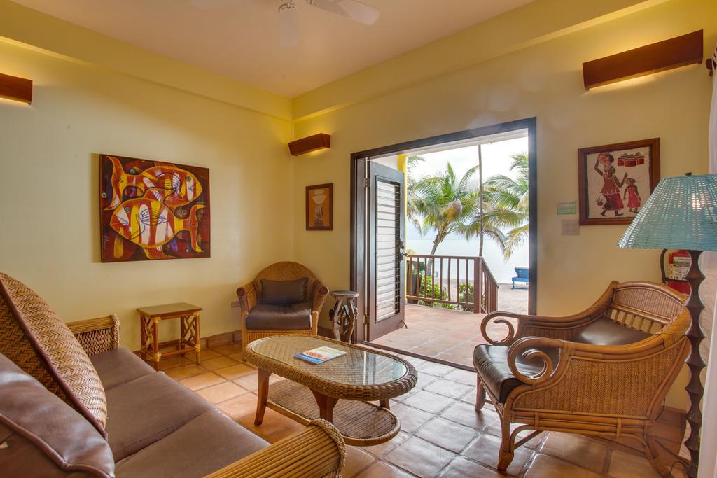 Robert's Grove Beach Resort Placencia Exterior foto