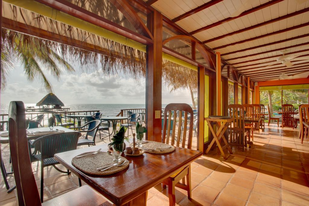 Robert's Grove Beach Resort Placencia Restaurant foto